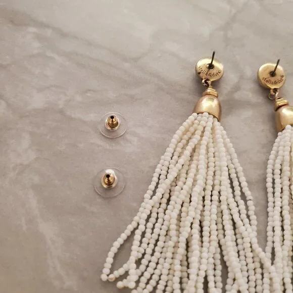 ✨ Stella and Dot White Seed Beaded Beads Marble Boho Tassel Earrings ✨ - Picture 7 of 9